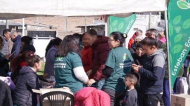 Gray recorrió el operativo municipal de recarga de garrafas a precio social