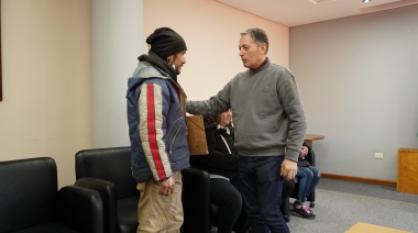 Gray recibió a vecinos del distrito en situación de vulnerabilidad