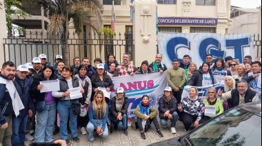 ATE Lanús volvió a juntar firmas contra las políticas del Gobierno Nacional