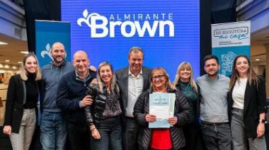 Familias de Glew, Calzada, Don Orione y Burzaco firmaron la escritura de su vivienda