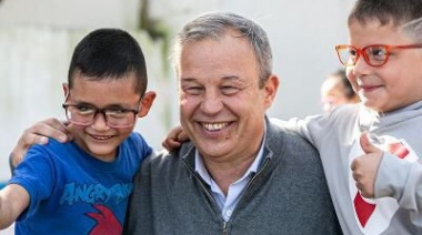 Continuó la entrega de anteojos a alumnos de Longchamps