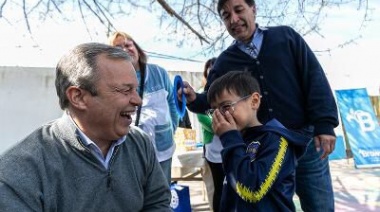 Continuó la entrega de anteojos a alumnos de Longchamps