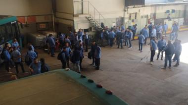 Delincuente que simulaba ser pasajero baleó en la mano a un chofer de la línea 501 en pleno viaje
