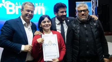 Cerca de 700 familias recibieron la escritura de sus hogares