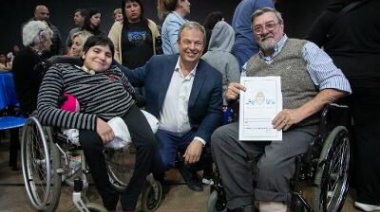 Cerca de 700 familias recibieron la escritura de sus hogares