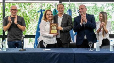 Cascallares y Alicia Kirchner entregaron certificados a egresados de una diplomatura de la UNAB