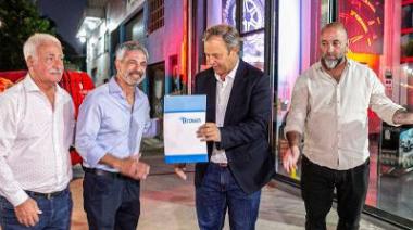 Cascallares le entregó la habilitación municipal a un nuevo emprendimiento comercial