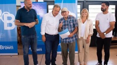 Cascallares acompañó a decenas de familias que realizarán mejoras en su vivienda