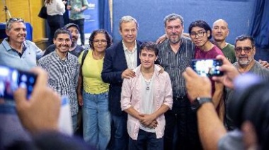 Cascallares entregó certificados a estudiantes y participó de un programa de streaming con escuelas del municipio