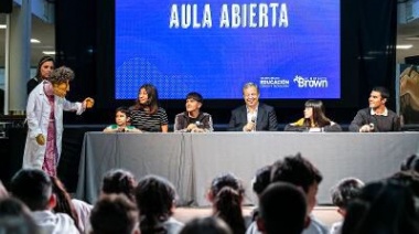 Cascallares entregó certificados a estudiantes y participó de un programa de streaming con escuelas del municipio