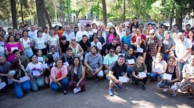 Cascallares entregó diplomas a 350 vecinos que se capacitaron en oficios