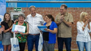 Cascallares y Alonso entregaron reconocimientos a 200 trabajadoras vecinales