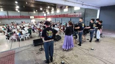 Instituciones y vecinos fueron protagonistas de un almuerzo navideño solidario