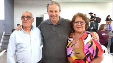 Instituciones y vecinos fueron protagonistas de un almuerzo navideño solidario