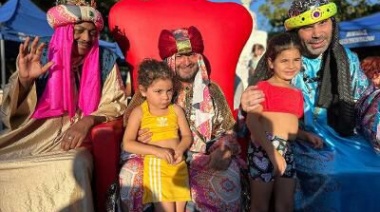 Una multitud recibió a los Reyes Magos, que continúan de recorrida hasta el lunes