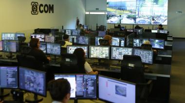 Gray recorrió el Centro Operativo de Monitoreo