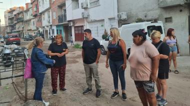 “La calle es nuestra”: Cabrera recorrió el barrio El Pueblito junto a vecinos