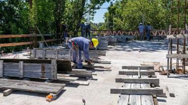 Cascallares recorrió las obras de un nuevo edificio de aulas