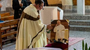 Emotiva misa en homenaje al Papa Francisco