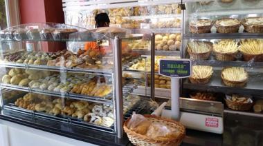 Ruiz denuncia precarización y abandono en la industria del pan: “Cada día cierran más panaderías”