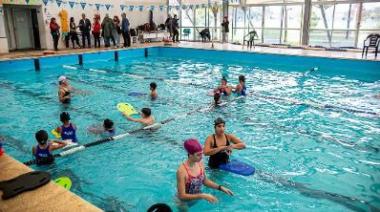 Más de 350 chicos participaron del programa “Todos al agua”