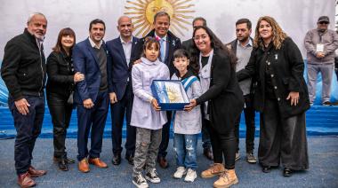 Emotiva celebración por el 215° aniversario de la Revolución de Mayo