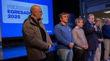 Cascallares acompañó a los egresados de la escuela de guardavidas