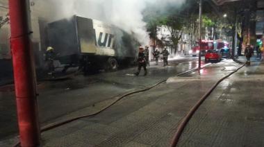 Explosión e incendio en un supermercado de Lanús