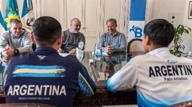 Cascallares, junto a deportistas destacados del municipio