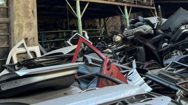 Tras un allanamiento a un desarmadero en Lanús, desarticulan una banda dedicada al robo de autos