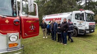 Los Bomberos Voluntarios recibieron una nueva autobomba