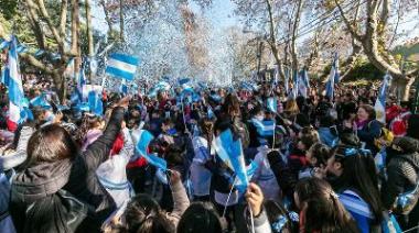 Más de 2500 alumnos realizaron su promesa a la bandera en Burzaco