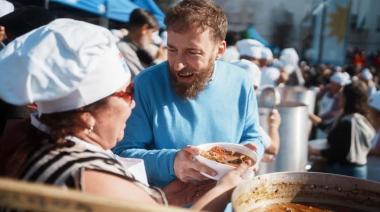 Miles de familias de Lomas celebraron el Día de la Independencia en la Plaza Grigera