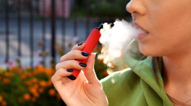 La Defensoría del Pueblo lanza una campaña contra el vapeo infantil