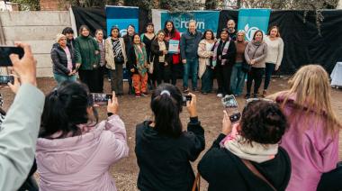 Cascallares y Eichel entregaron diplomas a casi 250 egresados de los cursos de capacitación en oficios