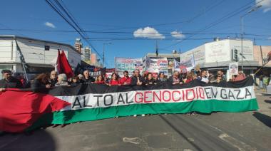 Multitudinaria marcha en Lomas de Zamora contra el genocidio en Palestina