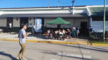 Paro de municipales en Suipacha: Fuerte protesta contra el intendente Mancini