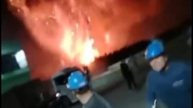 Impactante explosión e incendio en Spegazzini generan una nube tóxica y mucha preocupación