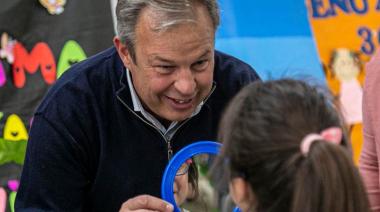 Alumnos de seis escuelas públicas recibieron sus anteojos