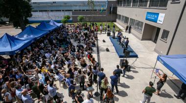 Cascallares, Kicillof y Fabiani inauguraron un Jardín de Infantes y el nuevo edificio de la Secundaria Nº 76