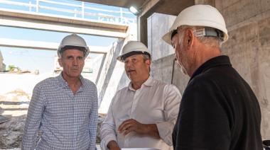 Cascallares y Katopodis recorrieron la etapa final de la obra del paso bajo nivel de Longchamps