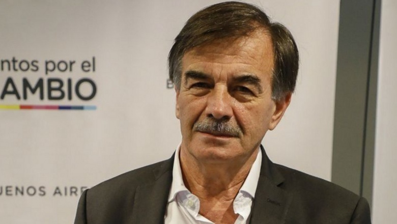 Bazze y un palito a Macri por su viaje a Francia: “Yo no me hubiera ido”