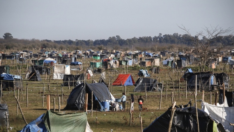 Postergaron el desalojo de la toma de tierras en Guernica por pedido del Gobierno