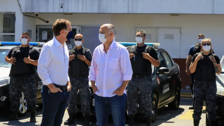 Grindetti presentó junto a Santilli móviles policiales cedidos por la Ciudad