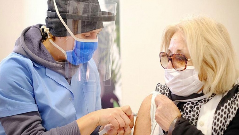 Personas con HIV piden tener prioridad en la vacunación contra el coronavirus