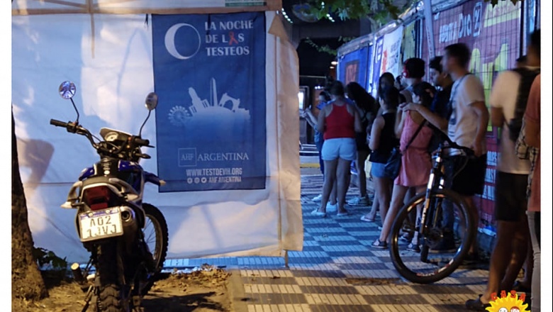 Llega la "Noche de los Testeos" a Esteban Echeverría.