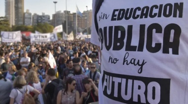 Los salarios de los docentes universitarios perdieron 30 puntos en la era libertaria