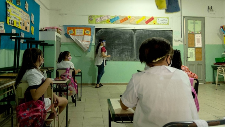 Los docentes están entre los profesionales argentinos peores pagos