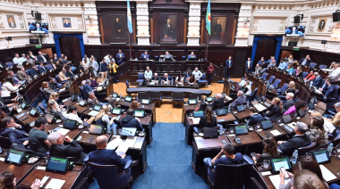 Kicillof al Senado mandó un proyecto con prórroga de deudas a municipios e hizo postergar la propuesta del cristinismo