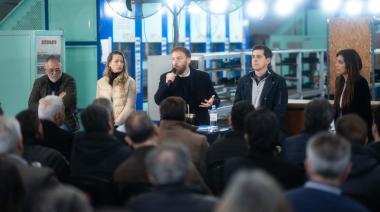 Otermín y Wado de Pedro se reunieron con representantes de empresas y cámaras de Lomas